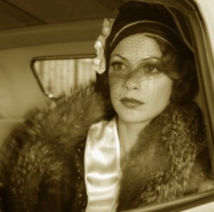 Berenice Bejo as Flora DeWilde